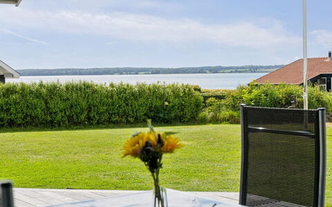 Nahele - 150M from the Sea: Meubles, Design Intérieur, Sol, Sol, Plafond, Pièce, Chaise, Table, Appartement, Table Cuisine Et Salle A Manger