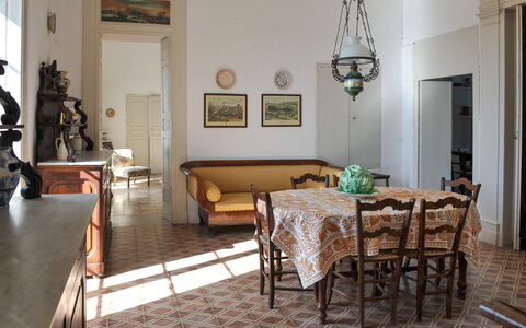 Masseria Tagliente: Table, Meubles, Propriété, Cadre, Chaise, Bois, Design Intérieur, Sol, Sol, Salon