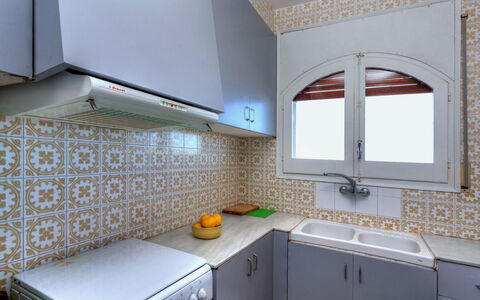 Llançà 603: Pièce, Comptoir, Propriété, Tuile, Cabinetry, Design Intérieur, Meubles, Évier, Cuisine, Bâtiment