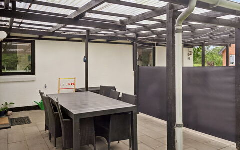 Thorward - 100M from the Sea: Bois, Domicile, Porche, Plate-Forme, Dur, Toit, Tache De Bois, Parquet, Eco Hôtel