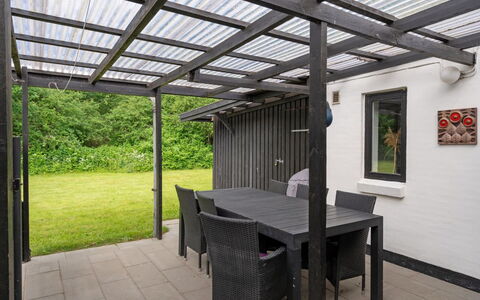 Thorward - 100M from the Sea: Bois, Domicile, Porche, Plate-Forme, Dur, Toit, Tache De Bois, Parquet, Eco Hôtel