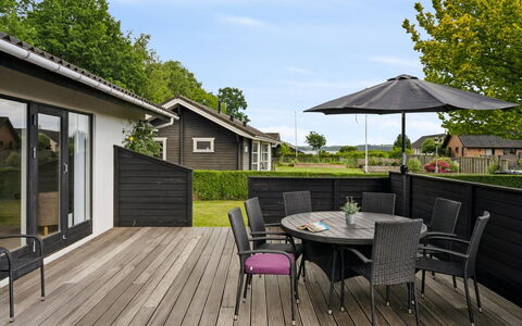Thorward - 100M from the Sea: Bois, Domicile, Porche, Plate-Forme, Dur, Toit, Tache De Bois, Parquet, Eco Hôtel