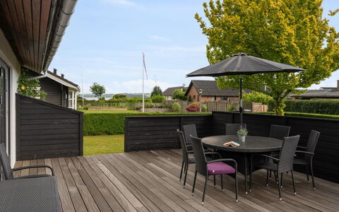 Thorward - 100M from the Sea: Bois, Domicile, Porche, Plate-Forme, Dur, Toit, Tache De Bois, Parquet, Eco Hôtel