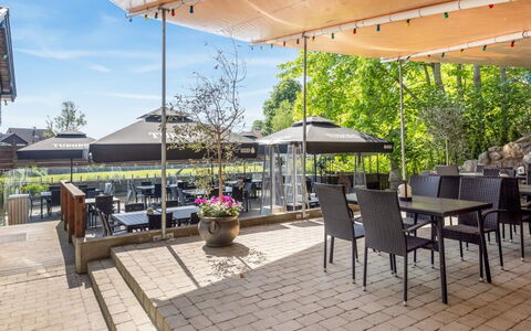 Gilbert - 500M from the Sea: Cuisine, Comptoir, Appareil De Cuisine, Sol, Cabinetry, Design Intérieur, Principaux Appliance, Sol, Domicile, Meubles