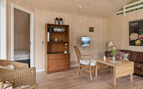Vojdan - 600M from the Sea: Meubles, Design Intérieur, Sol, Sol, Bois, Plafond, Pièce, Parquet, Salon, Éclairage