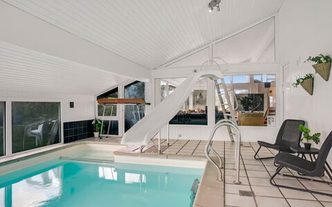 Annlisa - 1Km from the Sea: Piscine, Composite, Recours, Plafond, Conception, Hôtel, Dur, Eco Hôtel, Villa, Plante D'Appartement