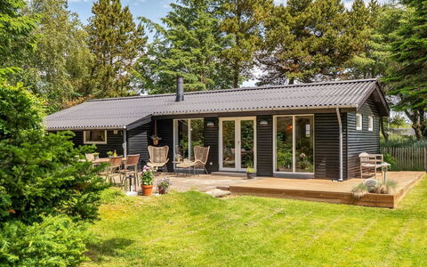 Jenvold - 1.5Km from the Sea: Chalet, Arbuste, Toit, Maison, Domicile, Siding, Couverture De Sol, Ferme, Jardin, Batiments Jardin