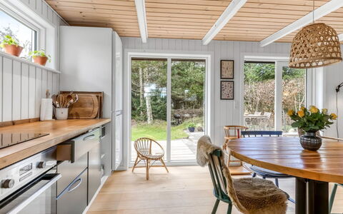 Jenvold - 1.5Km from the Sea: Bois, Sol, Meubles, Plafond, Domicile, Design Intérieur, Cuisine, Sol, Table Cuisine Et Salle A Manger, Comptoir
