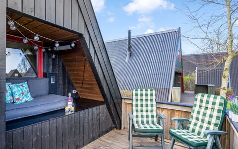 Erly - 18Km to the Fjord: Bleu, Arbuste, Chalet, Couverture De Sol, Jardin, Biens, Ombre, Aménagement Paysager, Ferme, Eco Hôtel