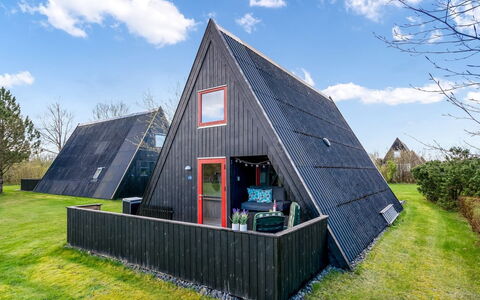 Erly - 18Km to the Fjord: Bleu, Arbuste, Chalet, Couverture De Sol, Jardin, Biens, Ombre, Aménagement Paysager, Ferme, Eco Hôtel