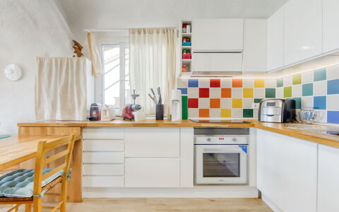 La Torre: Cabinetry, Propriété, Comptoir, Évier, Evier, Meubles, Bois, Cuisinière, Cuisine, Design Intérieur