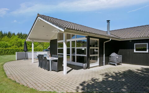 Gunva - 30Km from the Sea: Chalet, Ombre, Biens, Porche, Cour, Siding, Structure En Plein Air, Batiments Jardin