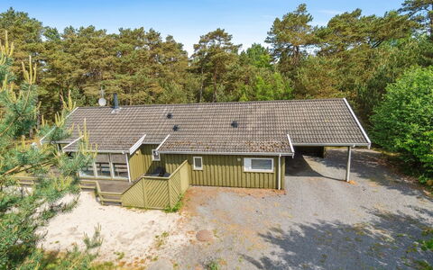 Deni - 800M from the Sea: Bois, Toit, Architecture, Domicile, Maison, Chalet, Siding, Dur, Pente, Biens
