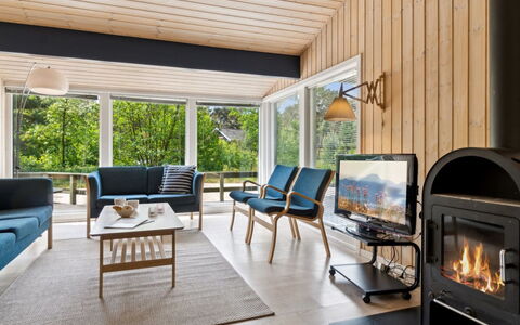 Deni - 800M from the Sea: Bois, Toit, Architecture, Domicile, Maison, Chalet, Siding, Dur, Pente, Biens