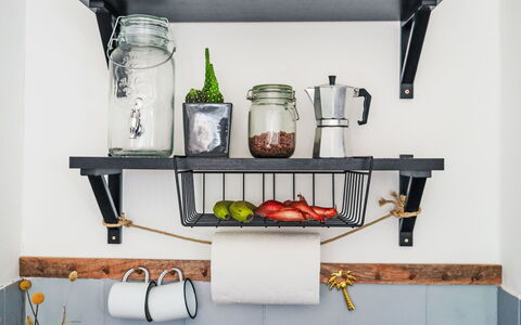 Alva: Aliments, Vaisselle, Blanc, Vert, Cuisine, Rayonnage, Électroménager, Appareil De Cuisine, Étagère, Design Intérieur