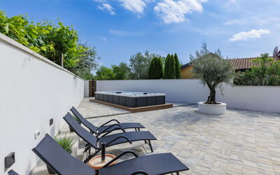 Villa Lucky