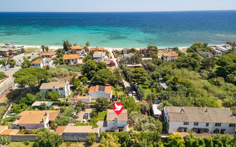 Sant'Andrea: L'Eau, Ciel, Plante, Bleu Azur, Plage, Cotiers Et Relief Océaniques, Paysage Naturel, Terrain, Horizon, Lac