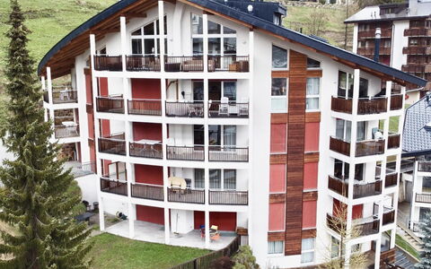 Haus Judith - Bonita: Bâtiment, Propriété, Fenêtre, Plante, Maison, Lot Terre, Design Urbain, Arbre, Bois
