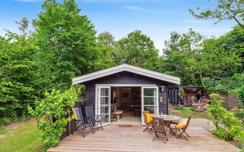 Riana - 700M from the Sea: Bois, Toit, Architecture, Domicile, Maison, Chalet, Siding, Dur, Pente, Biens