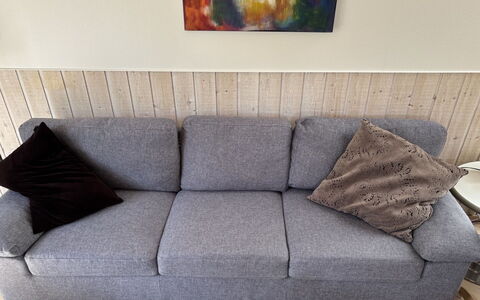 Magh - 400M from the Sea: Meubles, Sol, Canapé, Sol, Salon, Parquet, Chaise, Tache De Bois, Dur