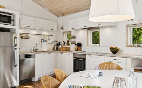 Magh - 400M from the Sea: Cuisine, Meubles, Design Intérieur, Comptoir, Luminaire, Sol, Appareil De Cuisine, Plafond, Bois, Cabinetry