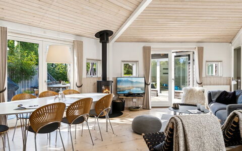Magh - 400M from the Sea: Bois, Meubles, Design Intérieur, Sol, Domicile, Plafond, Chaise, Sol, Salon, Parquet
