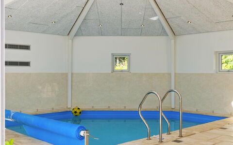 Magh - 400M from the Sea: Design Intérieur, Plafond, Appartement, Sol, Meubles, Sol, Pièce, Éclairage, Domicile, Canapé