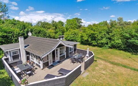 Horsten - 270M from the Sea: Bois, Toit, Architecture, Domicile, Maison, Chalet, Siding, Dur, Pente, Biens