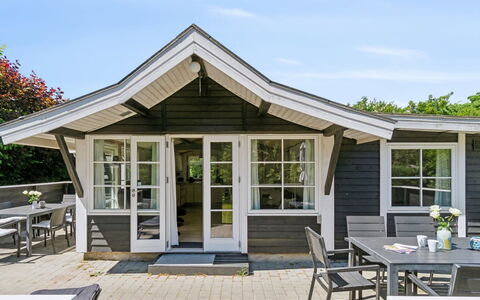 Horsten - 270M from the Sea: Bois, Toit, Architecture, Domicile, Maison, Chalet, Siding, Dur, Pente, Biens