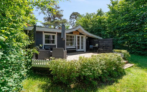 Konrad - 270M from the Sea: Bois, Toit, Architecture, Domicile, Maison, Chalet, Siding, Dur, Pente, Biens