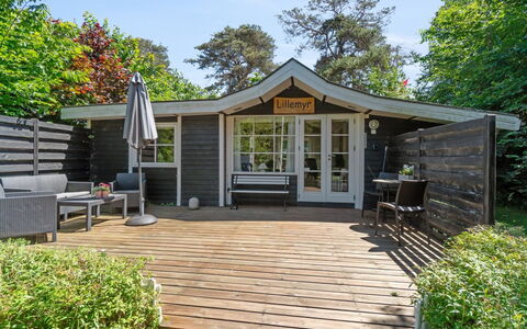 Konrad - 270M from the Sea: Bois, Toit, Architecture, Domicile, Maison, Chalet, Siding, Dur, Pente, Biens