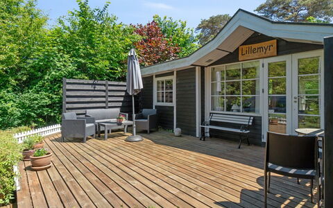 Konrad - 270M from the Sea: Bois, Toit, Architecture, Domicile, Maison, Chalet, Siding, Dur, Pente, Biens
