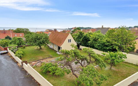 Øde - 100M from the Sea: Herbe, Prairie, Paysage, Écorégion, Plaine, Communauté Des Plantes, Lot Terre, Mobilier De Jardin, Prairie, Formations Arbustives