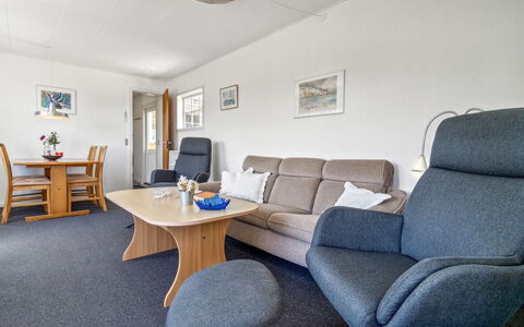 Throtti - 50M from the Sea: Meubles, Design Intérieur, Sol, Chaise, Sol, Appartement, Salon, Accoudoir, Dur