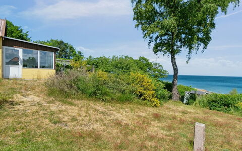 Throtti - 50M from the Sea: Bois, Toit, Architecture, Domicile, Maison, Chalet, Siding, Dur, Pente, Biens