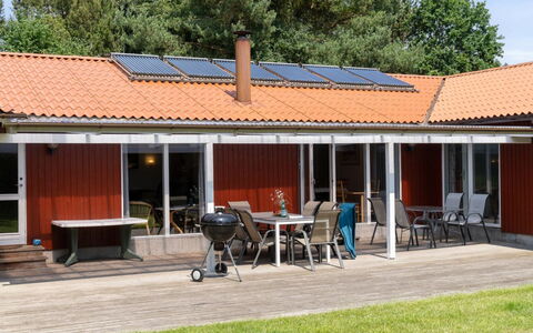 Paulus - 375M from the Sea: Cuisine, Comptoir, Appareil De Cuisine, Sol, Cabinetry, Design Intérieur, Principaux Appliance, Sol, Domicile, Meubles