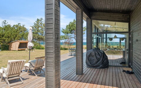 Rakita - 75M from the Sea: Cuisine, Comptoir, Appareil De Cuisine, Sol, Cabinetry, Design Intérieur, Principaux Appliance, Sol, Domicile, Meubles