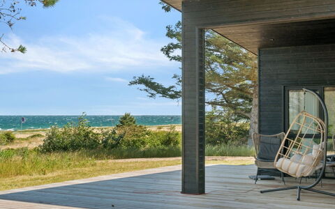 Rakita - 75M from the Sea: Bois, Toit, Architecture, Domicile, Maison, Chalet, Siding, Dur, Pente, Biens