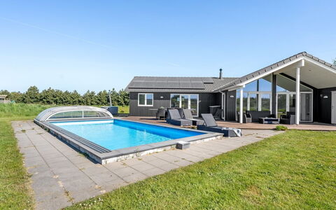 Kiersten - 800M from the Sea: Cuisine, Comptoir, Appareil De Cuisine, Sol, Cabinetry, Design Intérieur, Principaux Appliance, Sol, Domicile, Meubles