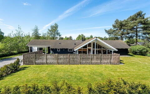 Gudlaug - 1Km from the Sea: Toit, Maison, Domicile, Chalet, Porte, Siding, Plate-Forme, Porche, Planche, Dur