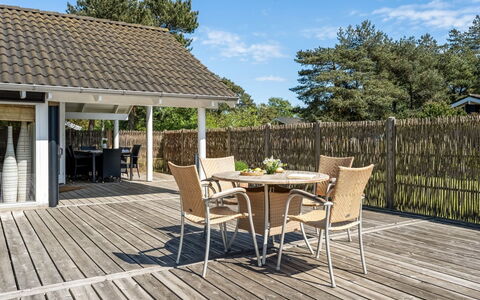 Gudlaug - 1Km from the Sea: Toit, Maison, Domicile, Chalet, Porte, Siding, Plate-Forme, Porche, Planche, Dur
