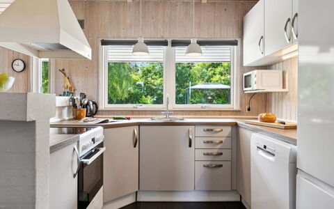 Jorinde - 1Km from the Sea: Cuisine, Appareil De Cuisine, Comptoir, Design Intérieur, Principaux Appliance, Sol, Cabinetry, Meubles, Bois, Électroménager