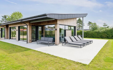 Filimena - 250M from the Sea: Bois, Toit, Architecture, Domicile, Maison, Chalet, Siding, Dur, Pente, Biens