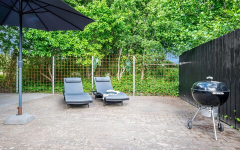 Eino - 150M from the Sea: Mobilier De Jardin, Meubles, Jardin, Chaise, Ombre, Tableau De Plein Air, Arrière-Cour, Aménagement Paysager, Pelouse