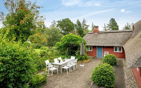 Wiss - 4.1Km from the Sea: Herbe, Bois, Zone Rurale, Arbuste, Chalet, Toit, Plaine, Lot Terre, Domicile, Couverture De Sol