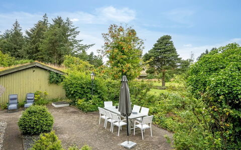 Wiss - 4.1Km from the Sea: Herbe, Bois, Zone Rurale, Arbuste, Chalet, Toit, Plaine, Lot Terre, Domicile, Couverture De Sol