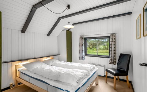Gyrial - 2Km from the Sea: Bois, Plafond, Design Intérieur, Chambre, Lit, Sol, Cadre De Lit, Pièce, Drap De Lit, Literie
