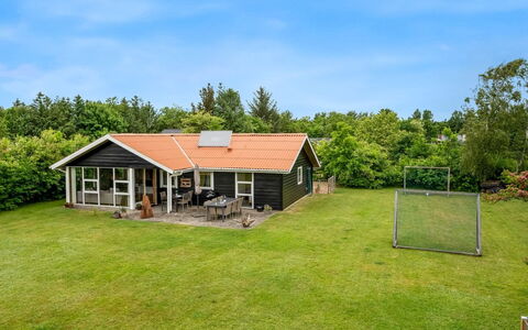 Tian - 400M to the Fjord: Cuisine, Comptoir, Appareil De Cuisine, Sol, Cabinetry, Design Intérieur, Principaux Appliance, Sol, Domicile, Meubles