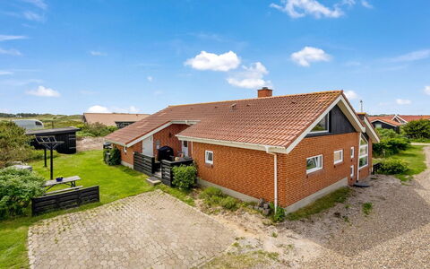 Elviira - 600M from the Sea: Maison, Domicile, Toit, Chalet, Lot Terre, Biens, Ferme, Village, Ferme