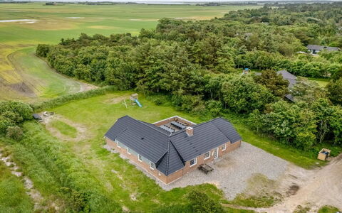 Botmar - 1.5Km from the Sea: Herbe, Prairie, Paysage, Écorégion, Plaine, Communauté Des Plantes, Lot Terre, Mobilier De Jardin, Prairie, Formations Arbustives